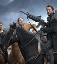 Noah Wyle as Tom Mason. Image © TNT. Photo by James Dittiger