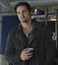 Jay Ryan as Vincent. Image © The CW Network