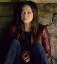 Kristin Kreuk as Cat. Image © CW Network