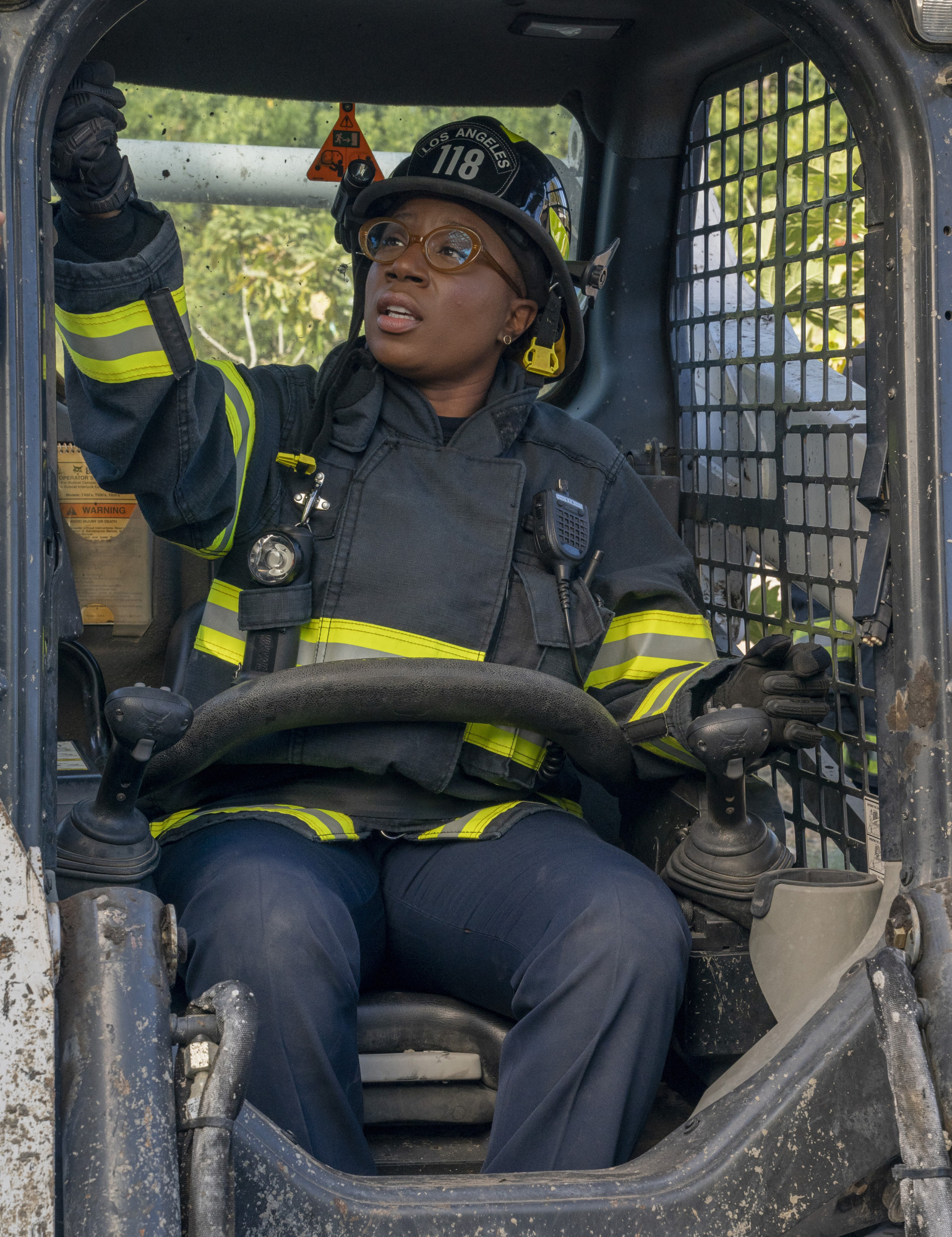 9-1-1: L-R: Aisha Hinds in the “Seize The Day” spring premiere episode of 9-1-1 airing Sunday, March 16 (8:00-9:00 PM ET/PT) on FOX. CR: Jack Zeman / FOX. © 2020 FOX MEDIA LLC.