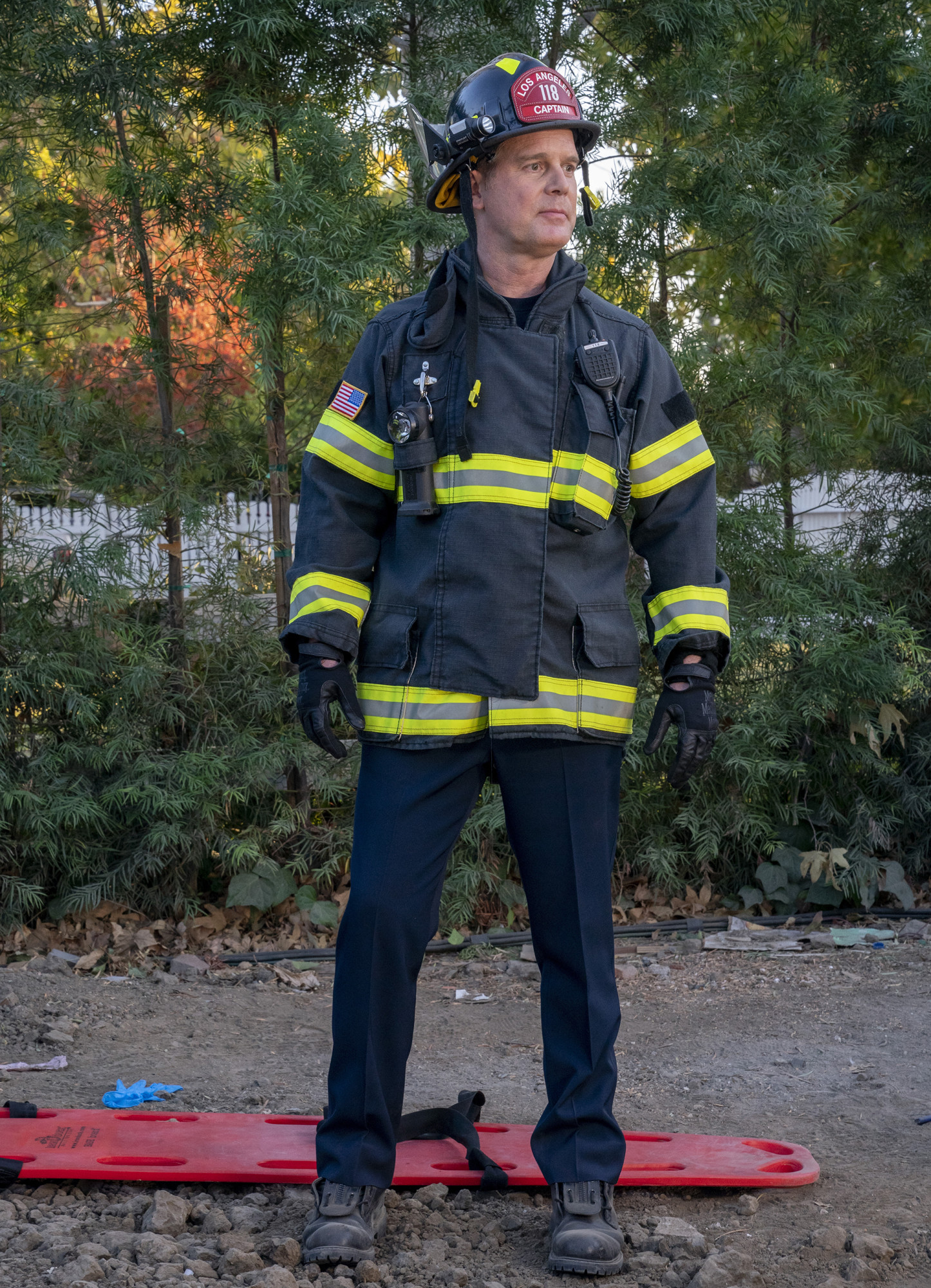 9-1-1: L-R: Peter Krause in the “Seize The Day” spring premiere episode of 9-1-1 airing Sunday, March 16 (8:00-9:00 PM ET/PT) on FOX. CR: Jack Zeman / FOX. © 2020 FOX MEDIA LLC.