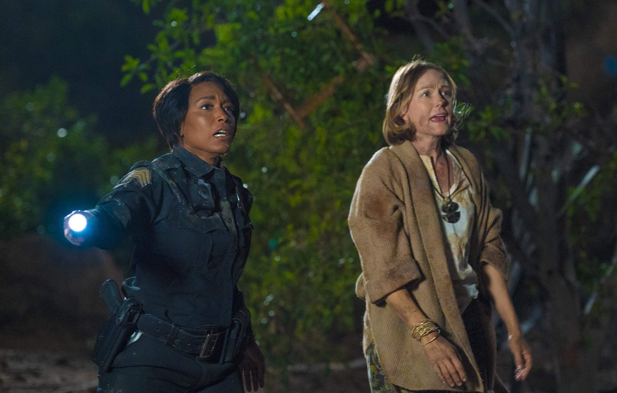 9-1-1: L-R: Angela Bassett and guest star Lilli Birdsell in the “Alone Together”   episode of 9-1-1 airing Monday, Jan. 25 (8:00-9:00 PM ET/PT) on FOX. CR: FOX. © 2021 FOX Media LLC.