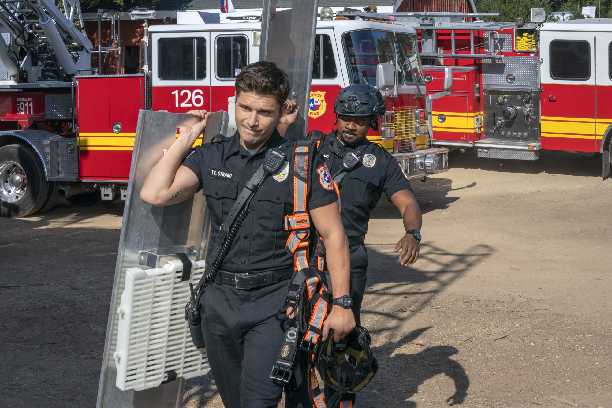 9-1-1: LONE STAR 1x03 "Texas Proud" Photos - When Is Lone Star 911 Coming Back On