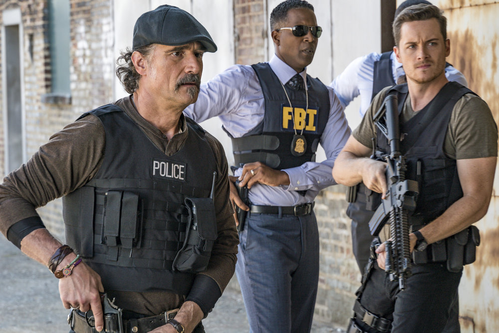 CHICAGO P.D. Episode 5.02 "The Thing About Heroes"