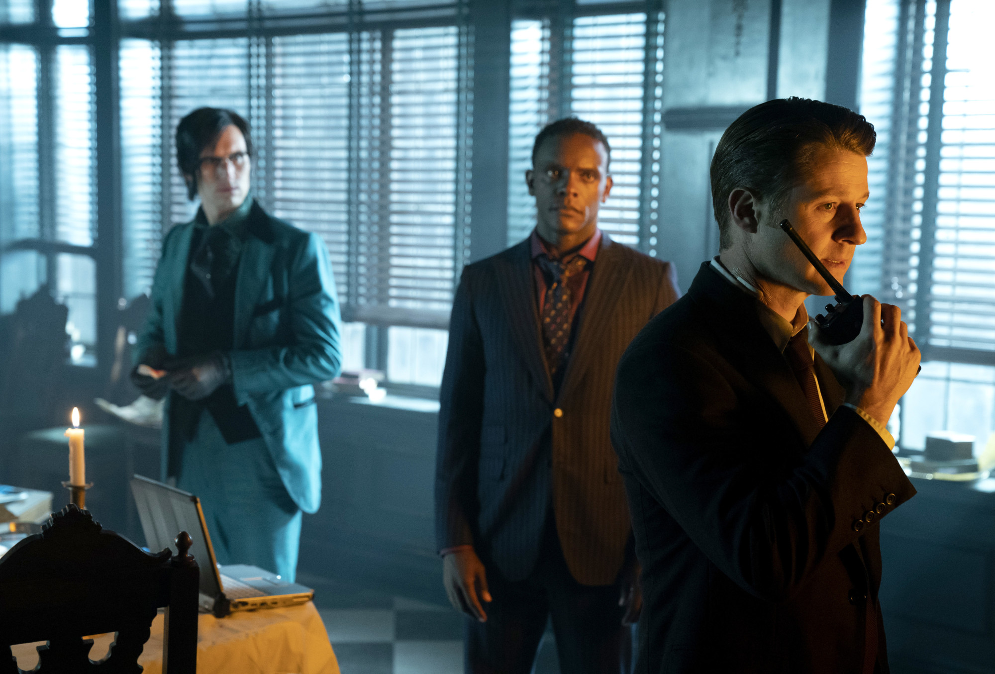 GOTHAM: L-R: Cory Michael Smith, Chris Chalk and Ben McKenzie in the "13 Stitches” episode of GOTHAM airing Thursday, Feb. 14 (8:00-9:00 PM ET/PT) on FOX. ©2019 Fox Broadcasting Co. Cr: FOX