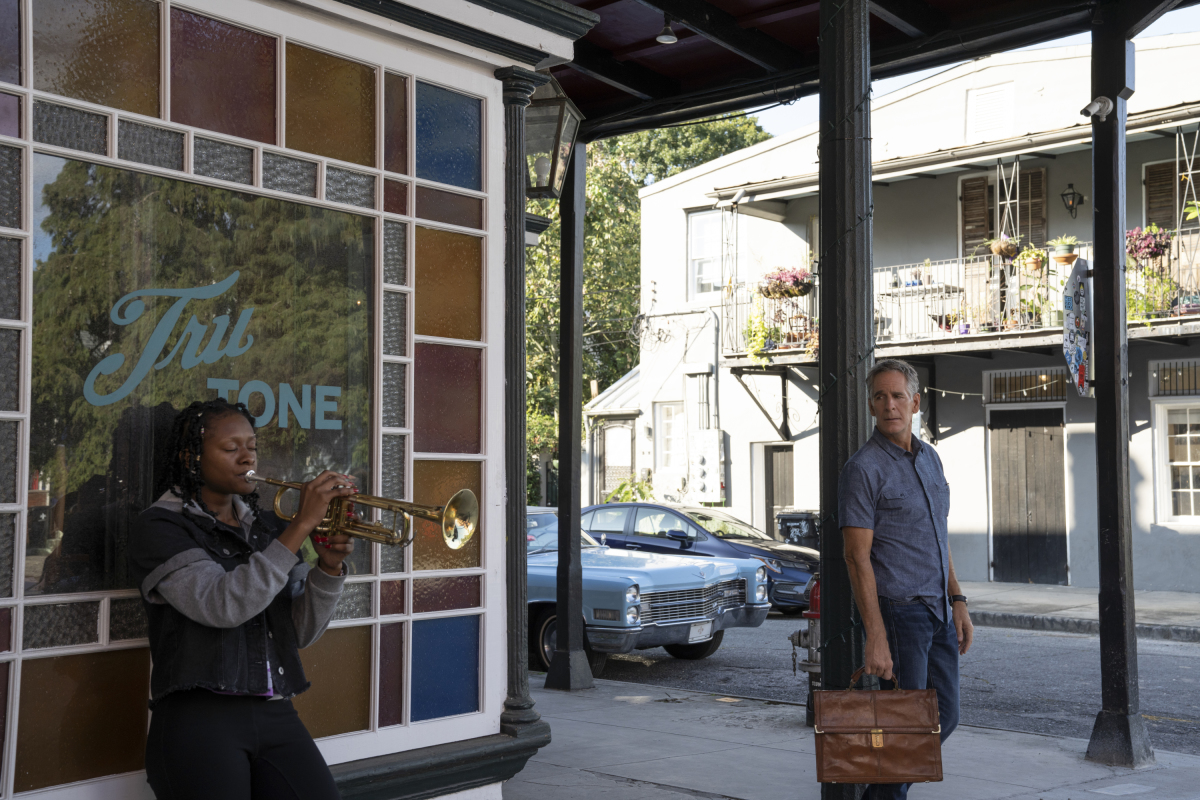 NCIS NEW ORLEANS 7x01 "Something in the Air, Part 1" Photos