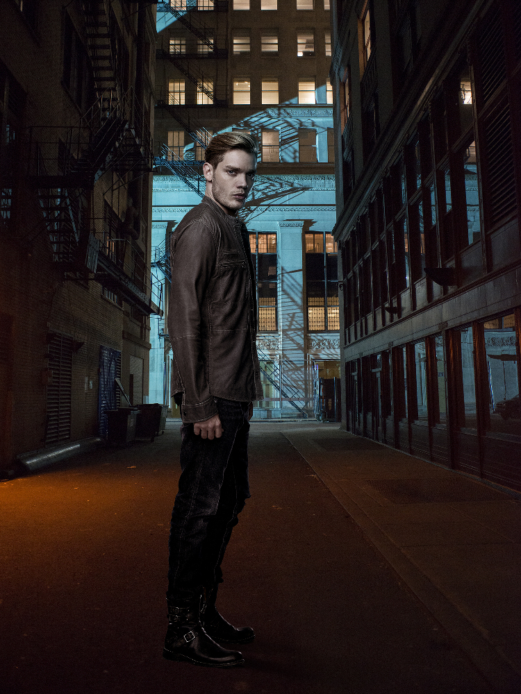 Shadowhunters Season 2 Cast Photos