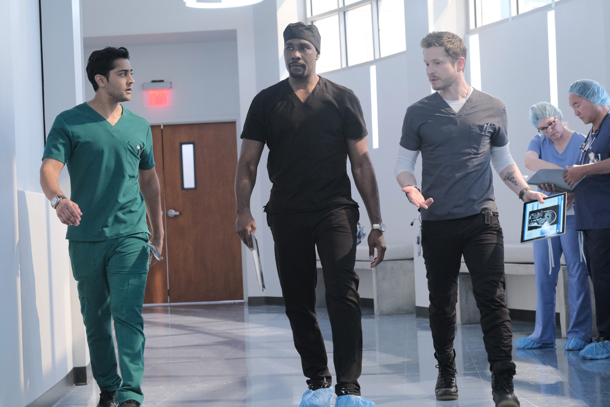 THE RESIDENT:  L-R:  Manish Dayal, Morris Chestnut and Matt Czuchry in the "Choice Words" episode of THE RESIDENT airing Tuesday, Oct. 29 (8:00-9:00 PM ET/PT) on FOX. ©2019 Fox Media LLC Cr: Guy D'Alema/FOX