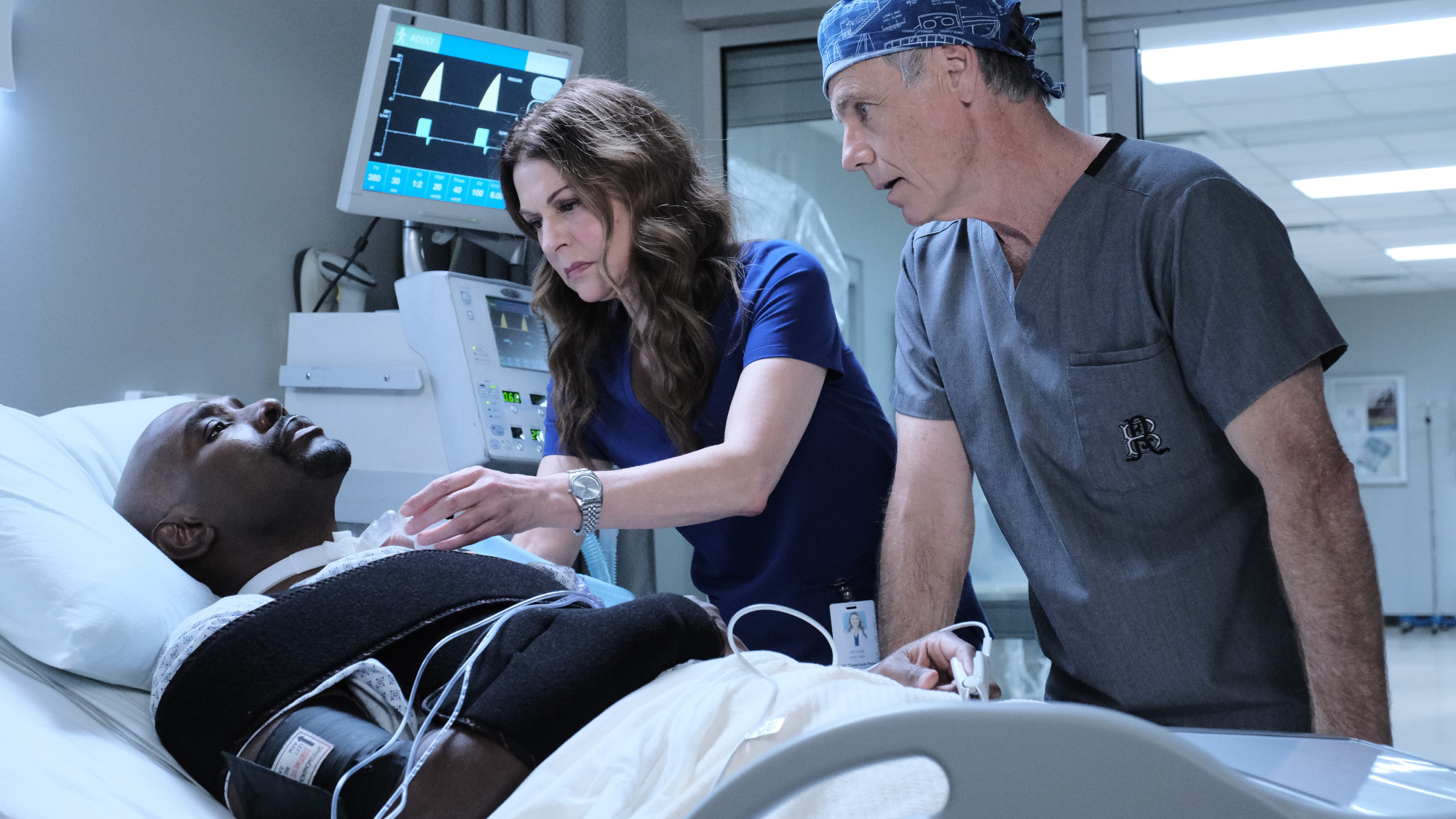 THE RESIDENT: L-R: Morris Chestnut, Jane Leeves and Bruce Greenwood in the "Home Before Dark" episode of THE RESIDENT airing Tuesday, Feb. 9 (8:00-9:01 PM ET/PT) on FOX. ©2021 Fox Media LLC Cr: Guy D'Alema/FOX